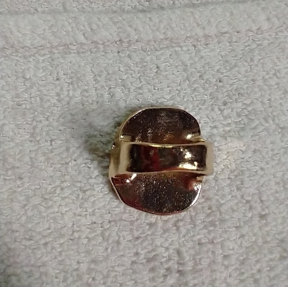 Goldtone black stretch ring 💍8.5 - Picture 5 of 6